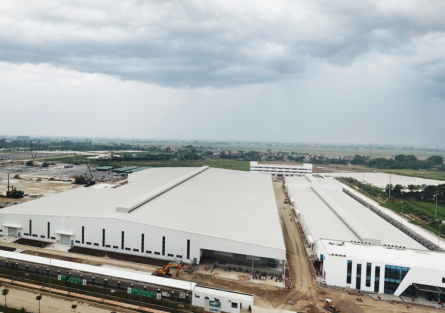 NHÀ MÁY SẢN XUẤT LINH KIỆN ĐIỆN TỬ WINBILLION